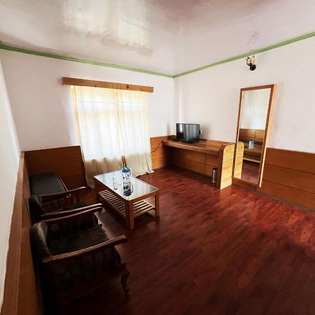 Hotel Lumbini Leh Bagian luar foto